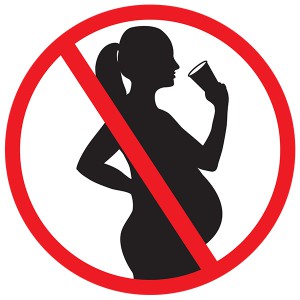 pregnant-woman-drinking